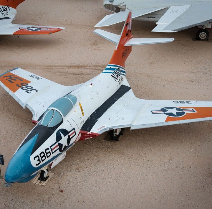 Grumman-F9F-8B-6e2b2e3d